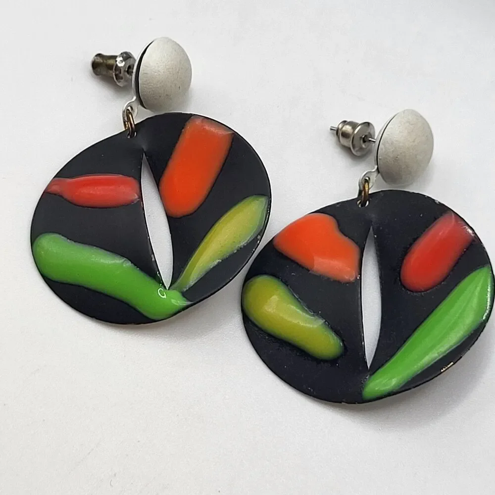 Vintage 70s Enamel Round Dangle Earrings 2in